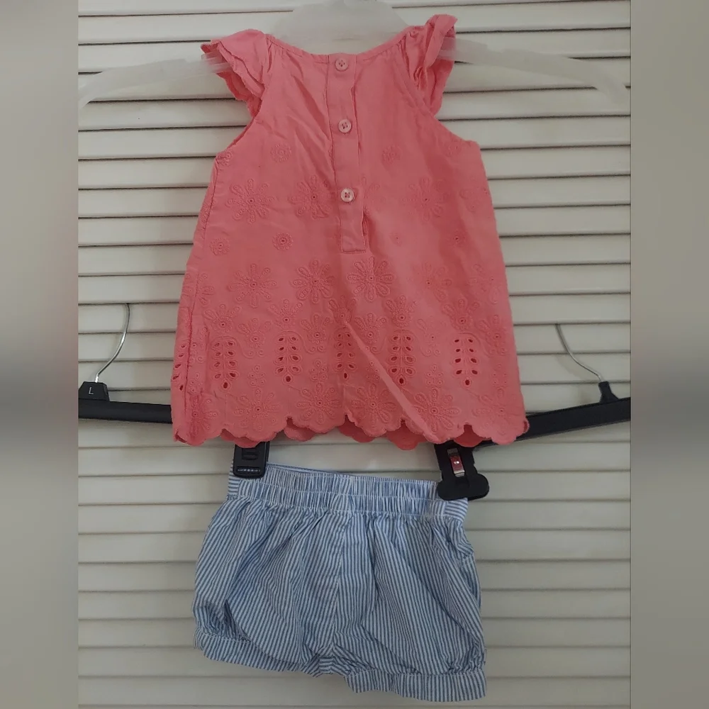 🎁 10/$25- tank and shorts; eyelit top with striped shorts,  3-6 months